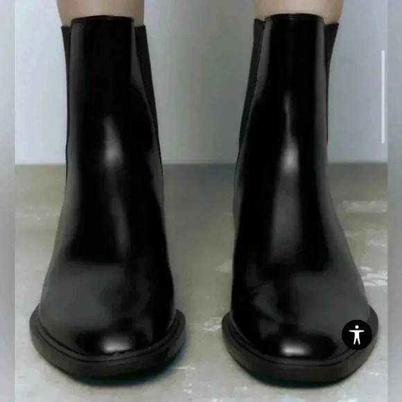 Zara brand women’s METAL TRIM BLOCK HEEL ANKLE BOOTS size 36 BLACK AND GOLD - Picture 6 of 12